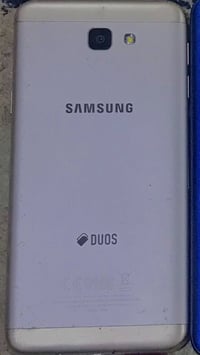 متاح موبايل j7  بطاريه 4500  جهاز كله شغال شرط ونضيف  دبل سيمكرت اي خل...