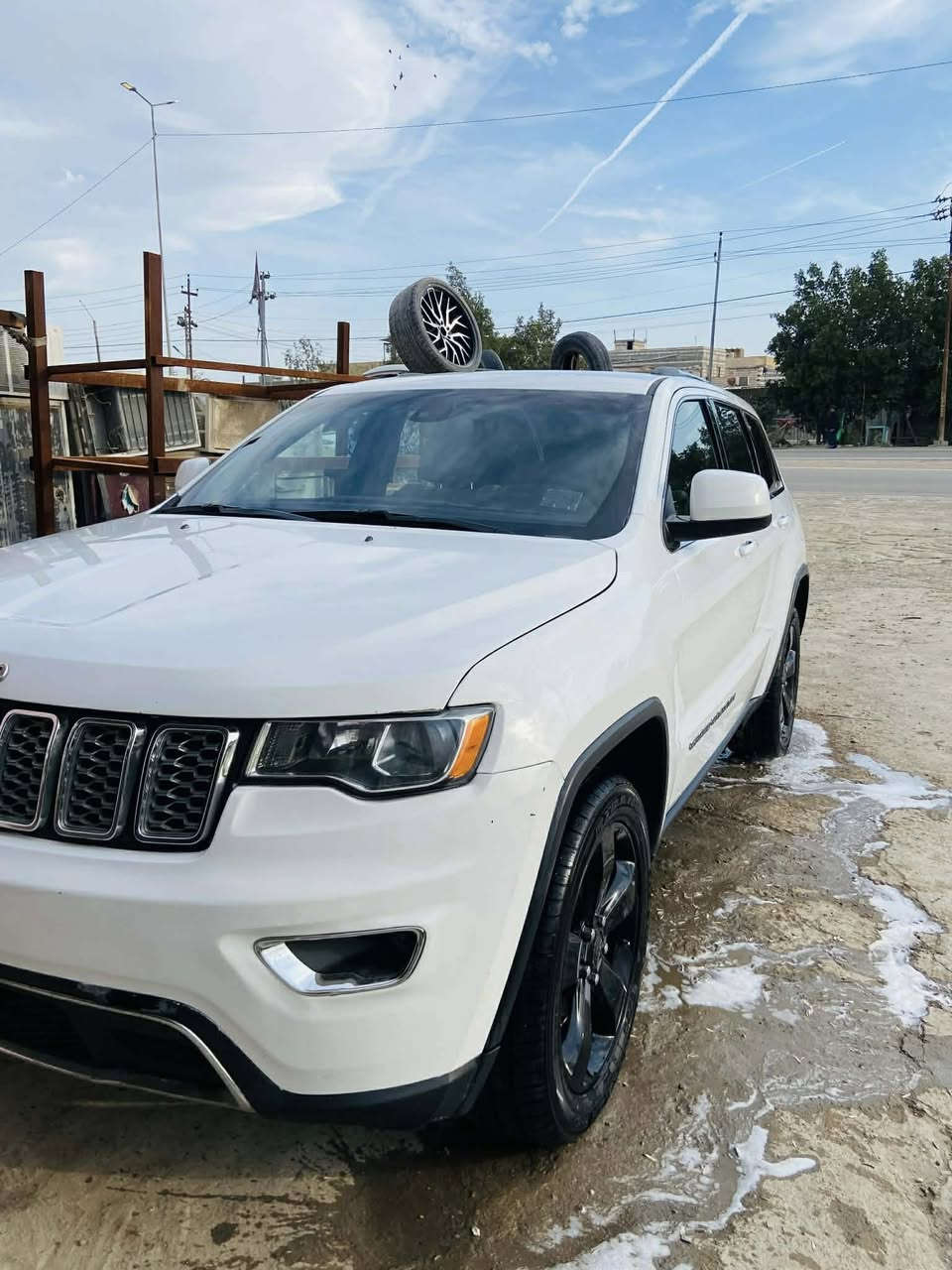 سلام عليكم 
للبيع جيب كراند شيروكي موديل 2021
الرقم بغداد ب اسمي مداور ثاني يوم 
مواصفات لمتد 
ماشيه 60 م
حساسات 
بصمه 
شاشه 
كشنات حضن  لون عسلي 
اوتو ستوب 
ويل 20 
لايت زنون بلادي 
مواصفات لمتد فول عدا الفتحه
 
الضرر 
جاملغ و البنيد تبديل اصلي نفس لون 
بدون لغد بدون شاصي شرط الفحص 

***********
شراي يتصل وبعيوني مكان ناصريه
