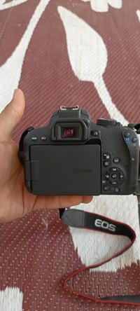 مراوس او بيع السلام عليكم كامره كانون 800D  نضافه شوفت عينك 100/100 ما...