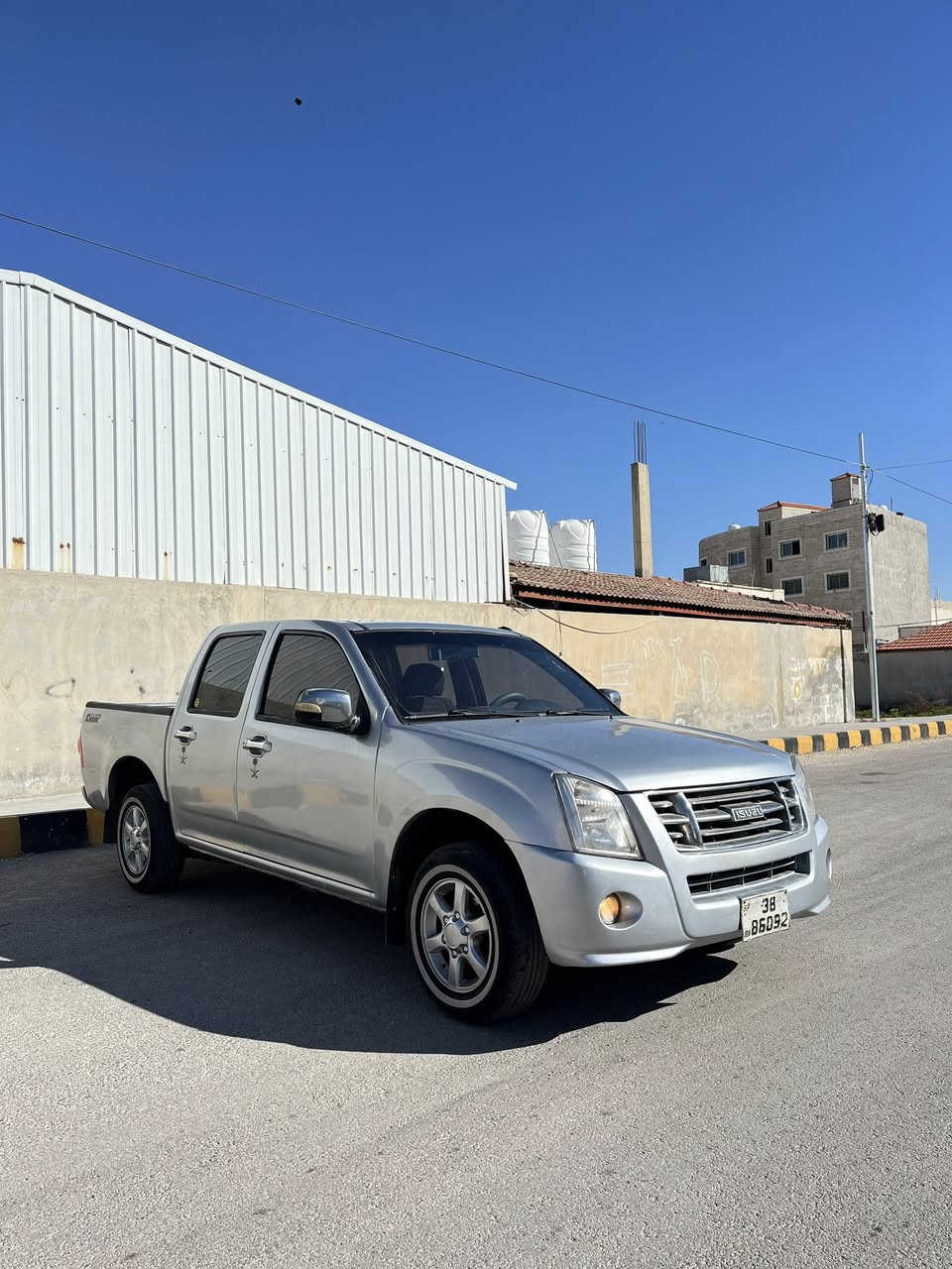 بكم اسوزو ديماكس موديل 2007 بحالة الشركة (Ls) اصلي
فحصه ثنين جيد ثنين قصعات باعتبار فحص كامل 
ماتور 2500 تيربو وكاااااااااااااالة ✈️✈️✈️✈️✈️
قير بككس وكاااااااااااااااالة 
مكنيك وكااااااااااااااااااالة مش بحاجة إلى اي صيانة 
مشيه الشركة ✈️✈️✈️✈️✈️✈️✈️
دهان 100/100 وكاااااااااااااااالة 
غرفة الشركة وكااااااااااالة 
مكيف حامي بارد 100/100🔥🔥🔥❄️❄️❄️
جنط الشركة الصلي وكااااااااااااااالة
كوشوك خط وكاااااااااااااااااالة
البيكم من حض القناااا الله يبارك الصاحب النصيب 
الموقع المفرق مغير السرحان 
إلاتصال. 0772129772.


**إذا كنت صاحب هذا الإعلان وتريد حذفه لأي سبب، رجاءا أرسل رسالة إلى الدعم الفني**