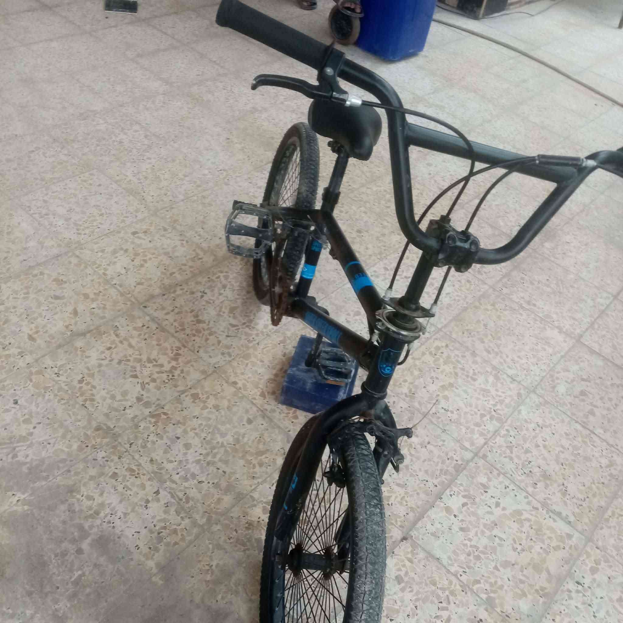 بايسكل بي ام للبيع
ب85 وتجي ويا ستان
ولبايسكل نضيف ومن جبته من الحاويه
قبل اسبوع اشتريته وستخدمته بس 3 ايام
العنوان حي الحكيم الثالث


**إذا كنت صاحب هذا الإعلان وتريد حذفه لأي سبب، رجاءا أرسل رسالة إلى الدعم الفني**