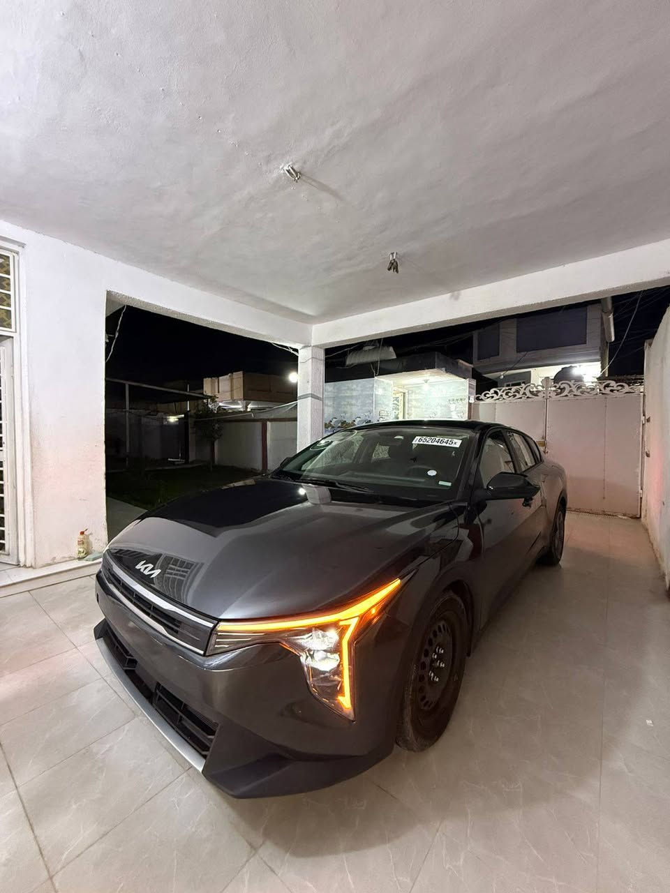 السلام عليكم
كي فور للبيع فقط 
نص فول 
بصمة تشغيل 
هاند بريك كهرباء.  دكمة 
اللون فيلي 
حادث.  جاملغ. وربع باب الايمن 
***********   وتساب.  اتصال
