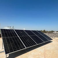 بطارية ليثيوم ٨ كيلووات • انفيرتر رايزن ٤٫٦ كيلووات • ألواح جينكو ٦٢٠ ...