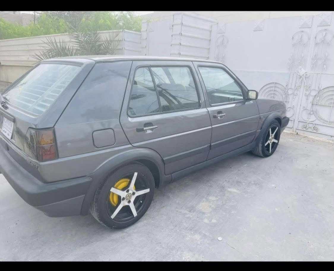 السلام عليكم.
كولف عضم موديل 1992. وارد ياباني  رقم دولي بغداد 

سنوية لل. 2029

كير ومحرك خير من الله حدادية كلة جديد

تبريد ثلج منضومة جديدة كاملة 

محرك 1800 دوش. 

كير اوتو ميكانيكي

كهربائيات كلها شغالة. 

تخم تاير جديد. وويل تو سايز حجم 15 رياضي

غرفة كاملة جديدة مثل ما موضح بالصور 

كشنات بلادية جديدة. ودشبول جديد

السيارة مصبوغة عام اثر جراد. 

السعر.  46.  وبيهة مجال 

رقمي    ***********
