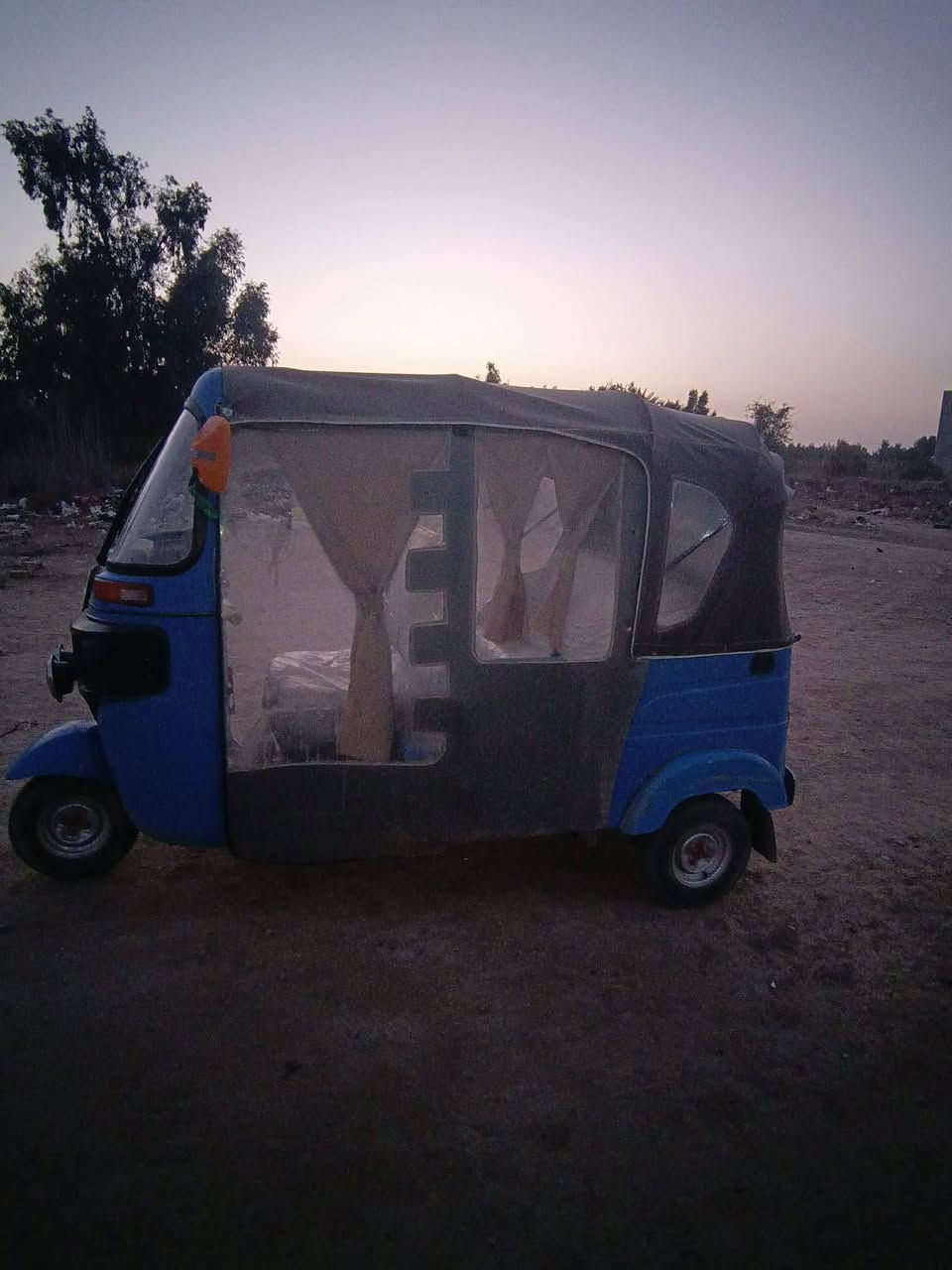 سلام عليكم تكتك للبيع موديل 2021 شهر 12 مكفوله من ضربه ومعجون وصبغ مكاني بغداد المدينه الصدر للاستفسار تصل علا الرقم ***********
