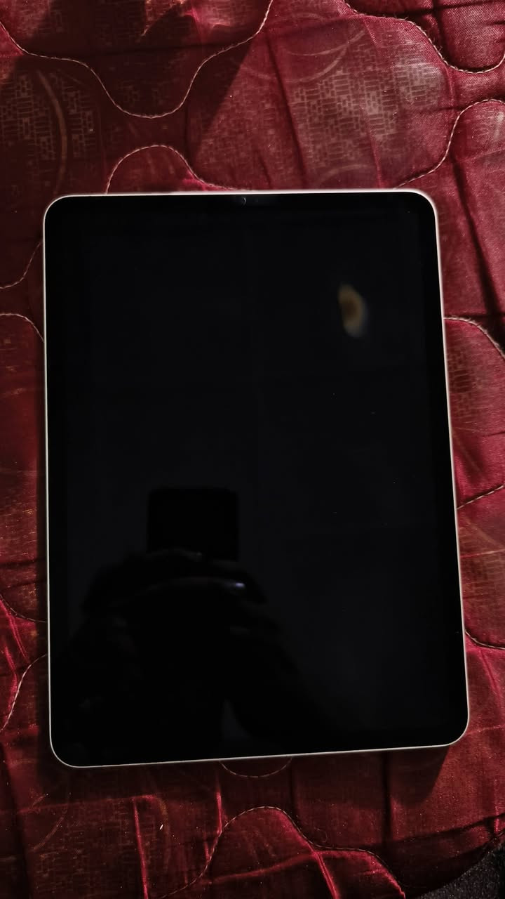 سلام عليكم ايباد 11 m2 حجم 11انج ذاكره 256
الجهاز نضيف كلش مثل ما موضح بل شاشه ++ هذا الحتكاك ع شاشه ما ماثر عليه واسئل وين ما تريد واني دا العب وافتح بي بثوث كلشي بي طبيعي  ومصورلك فديو توضيح 
***********
