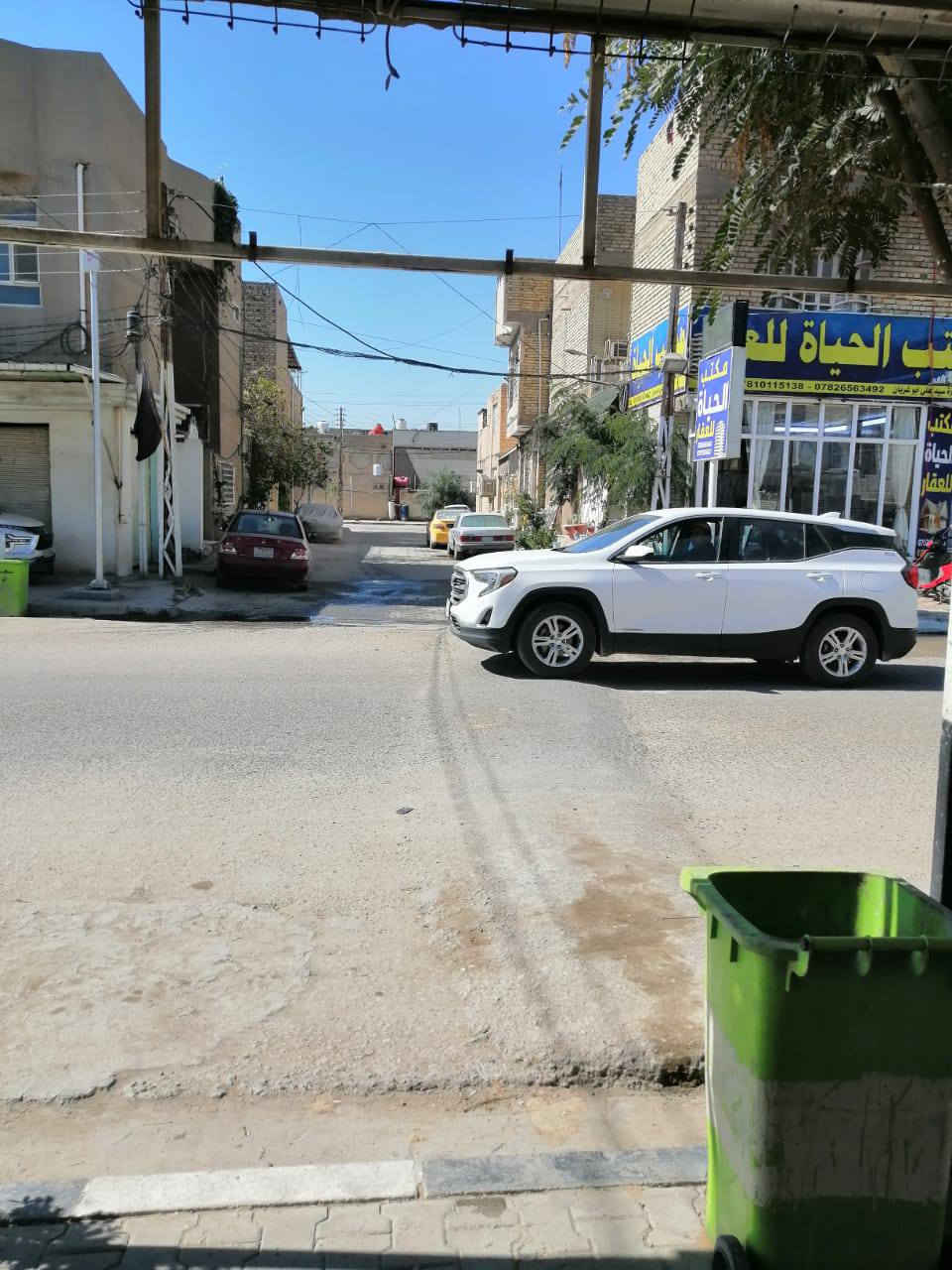 بيت 200متر حي الجامعةحرف T شارع 20مال الطاقة الي يطلع على شارع وفاء جامعة بيت بناء 2غرف نوم سويت+غرفة عادية +شقة بيه غرفتين نوم صالة ومطبخ سطح +محلين موقع مميز للاستفسار الاتصال على الرقم ***********
