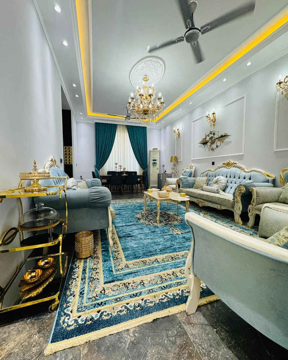 🏡 دار VIP بمواصفات عالية للبيع في سامراء
📍 الموقع: حي المعمل (العمالية) شارع 10م

📐 المساحة: 200 متر (واجهة 10م × نزال 20م)

 🏗️ التصميم: طابقين يحتوي على 4 غرف نوم (جميعها نظام سويت).
 🌿  حديقة داخلية مميزة تمنح البيت إضاءة طبيعية وأجواءً راقية.
 🛡️ مجهز بالكامل بـ (منظومة كاميرات | منظومة نفط | منظومة انترنت ).
💬 للحصول على تفاصيل السعر:
👇 اكتب رقم -1- في التعليقات ويوصلك السعر خاص فوراً
_____________
لا تدع أي شخص آخر يأخذ عقارك المفضل
تواصل معنا الآن واحصل على عقارك الخاص
_____________
 اتصل الآن : ***********
_____________
ملاحظة : لدينا عقارات كثيرة في مناطق مختلفة في سامراء 
ضع إعجاب للصفحة ليصلك كل جديد
_____________
اذا عندك عقار وتريد تبيعة .. فقط راسلني واتساب 
وخلي الباقي علينا … ( ***********☎️واتساب)
