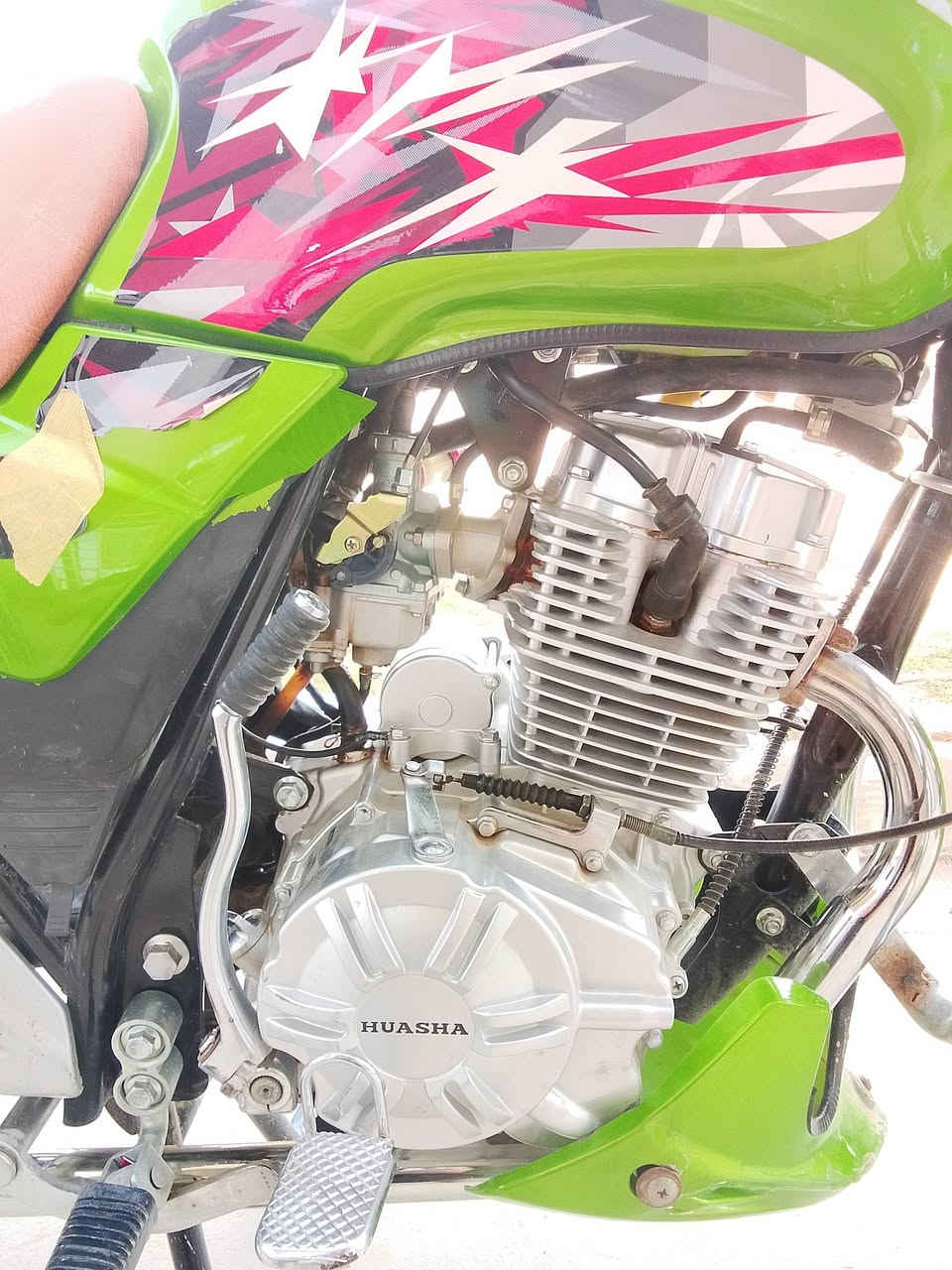 السلام عليكم
هيوشة باب اول موديل 2024
فول نضافة ما ناقصة شي 
للبيع او مراوس  سعر 925 وبي مجال 
للتواصل خاص ***********
