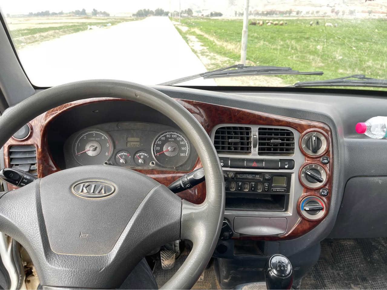 كياى دوو تةنى مؤديل ٢٠١٤ گيرو مةكينة و ئةكسل بةشةره ت و تةقة و ره قة بةشة ره ت تةبريد ساردو گةرمة بةشة ره ت ٦تاى لوك لةژيريتى و خياسي نية و مةگينةى ٢٧٠٠ و كتابي مةنةفسي لياية و ١٥٢هةزار روية لوك لوك 
سعره ى ٦٨ وه ره قة 
*********** كيفري, ديالى
