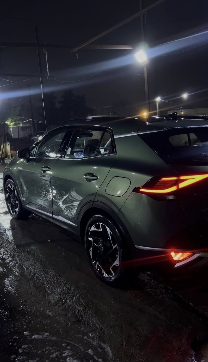 سبورتج خليجي 2024
ماشية 26  ألف   لون زيتوني داخل بيجي 
جلد  مكفولة رقم أربيل بأسمي 
تحويل مباشر مواصفات فول 1/1 
مواصفات . 
بانوراما 
تبريد / تدفئة كشنات 
شاحن لاسلكي 
بصمة 
صندوق كهرباء 
داخل اسود 
أنظمة قيادة عدد 4 
شاشات دجتل 
منافذ شحن Type-C + بلكشنات
تدفئة ستيرن  
مثبت سرعة . تحديد مسار . مانع انحدار 
ويل كب حجم 19 عدد 5 
حساسات امامية وخلفية 
رادار جانبي وخلفي ونقطة عمياء 
حساس امطار 
كامرة خلفية دوارة مع زر كامرة تشتغل مع المشي 
وباقي المواصفات معروفة 
محرك سيارة 2000 دوش 
السعر 235 وبيه مجال بسيط 
مكاني بغداد الاعلام حي الشباب
***********
