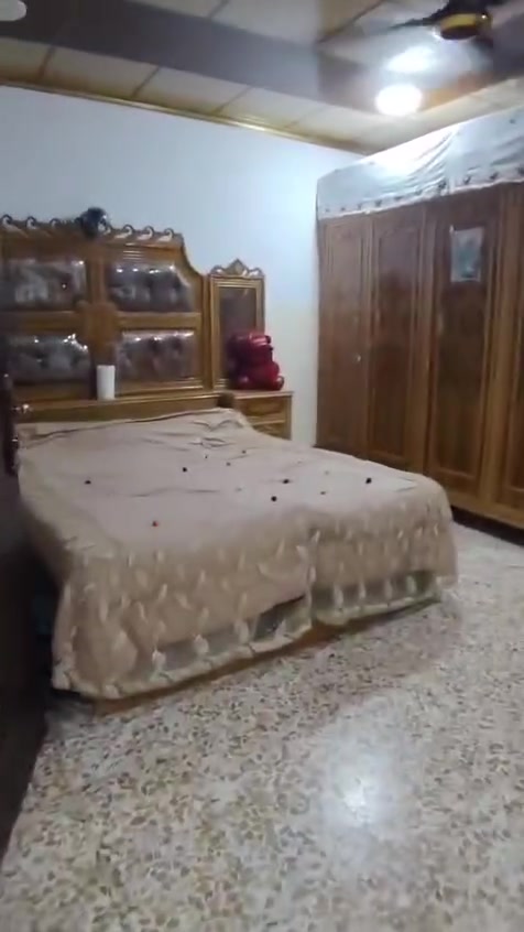 الدر معروض لبيع منطقه معرض سيارات غرفه واحد مطبخ  استقبال صاله كهربائي زين ماي زين توليت خارجي دخلي  بيع مستعجل رقم صاحب الدر ‏‪0751 324 5160‬‏ مساحته 200 متر روكن
