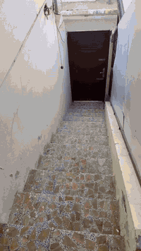 بيت للايجار • حي نزال • قرب مدرسة الشهداء