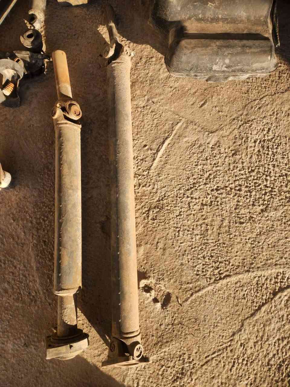 سلام عليكم يتوفر قطع غيار نيسان نيفارا للبيع الاتصال *********** السعر على الخاص رجاءا
