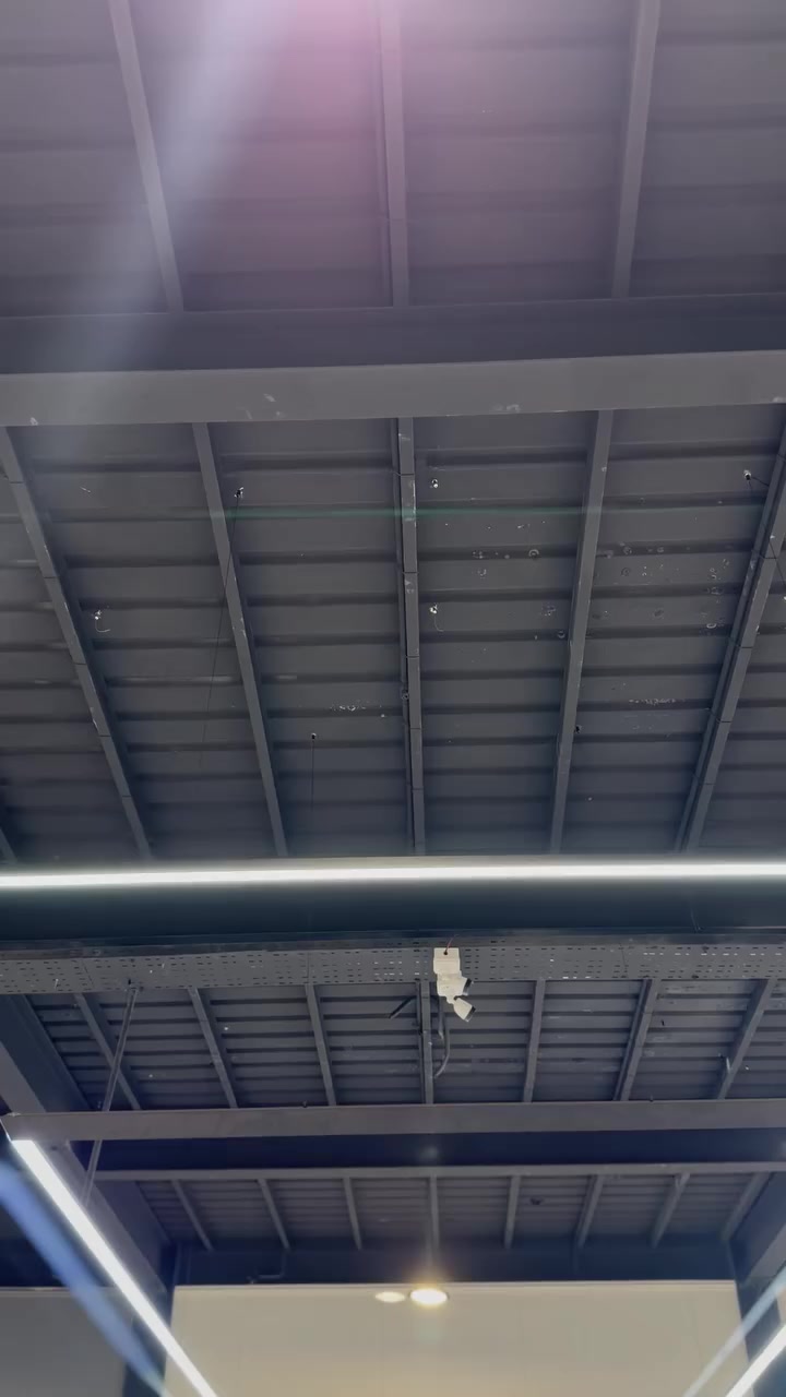 السلام عليكم جيب موديل 2022 شركه هارلم سياره بسمي اني مطلعه من شركه هارلم سياره كفاله ماعده كارت قليل فول مواصفات S معروفه ماشيه 60 كيلو عنوان بصره الكوات استفسار ***********
