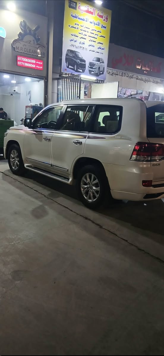 لاندكروز 2017 ساز فول موصفات رقم بغداد بسمي محرك 6سلندر جلد كشن 3دكم تشغيل عن بعد فول موصفات ماشيه ١٣٩ تحم تاير السعر 450 المكان بغداد مشتل ***********
