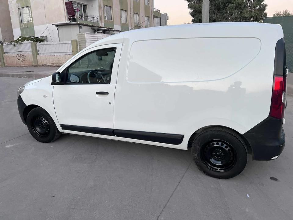 ڕینۆ مۆدێل 2017 سەنەوی نوێ بەناوی خۆمەوەیە 
گێڕی عادی
بۆ زانیارئ زیاتر پەیواندی بکەن

***********
