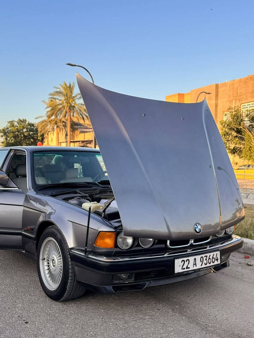 السلام عليكم 
BMW e32/740i
 سياره موديل ١٩٩٢ 8 سلندر اصل بليته وسنويه 40 بجم عريض كفاله عامه كير مكينه تبريد شرط سياره مامتعوبه نضافه ٩٠% داخل ابيض ملكي 
كشنات كهرباء ستيرن كهرباء سلايت 
منظومه بريك جديده تخم تاير جديد 
باتري جديد دهن وفلاتر جدد رافينول ب١٤٠ الف  ظفيره بلاد بدون اي جطل عربانه خلفيه جديده كتلوك وعده بلاد صيدليه طفايه بلاد سماعاته بلاديه 
حماوه ثابته صيف شتاء ماء زيتي كله محسن ماشامه العادي واستخدام قليل جدا  سياره بلاد سويج ٢احتياط  بلاديات وريموند تصعيد جام وسلايد   وبأسمي  السياره
السعر 88 وبي مجال بسيط
جماعه ال٨٠ وال٧٥ اعتذر والسوك كلشي بي 
مكان سياره بابل مركز 
تلفون ***********
