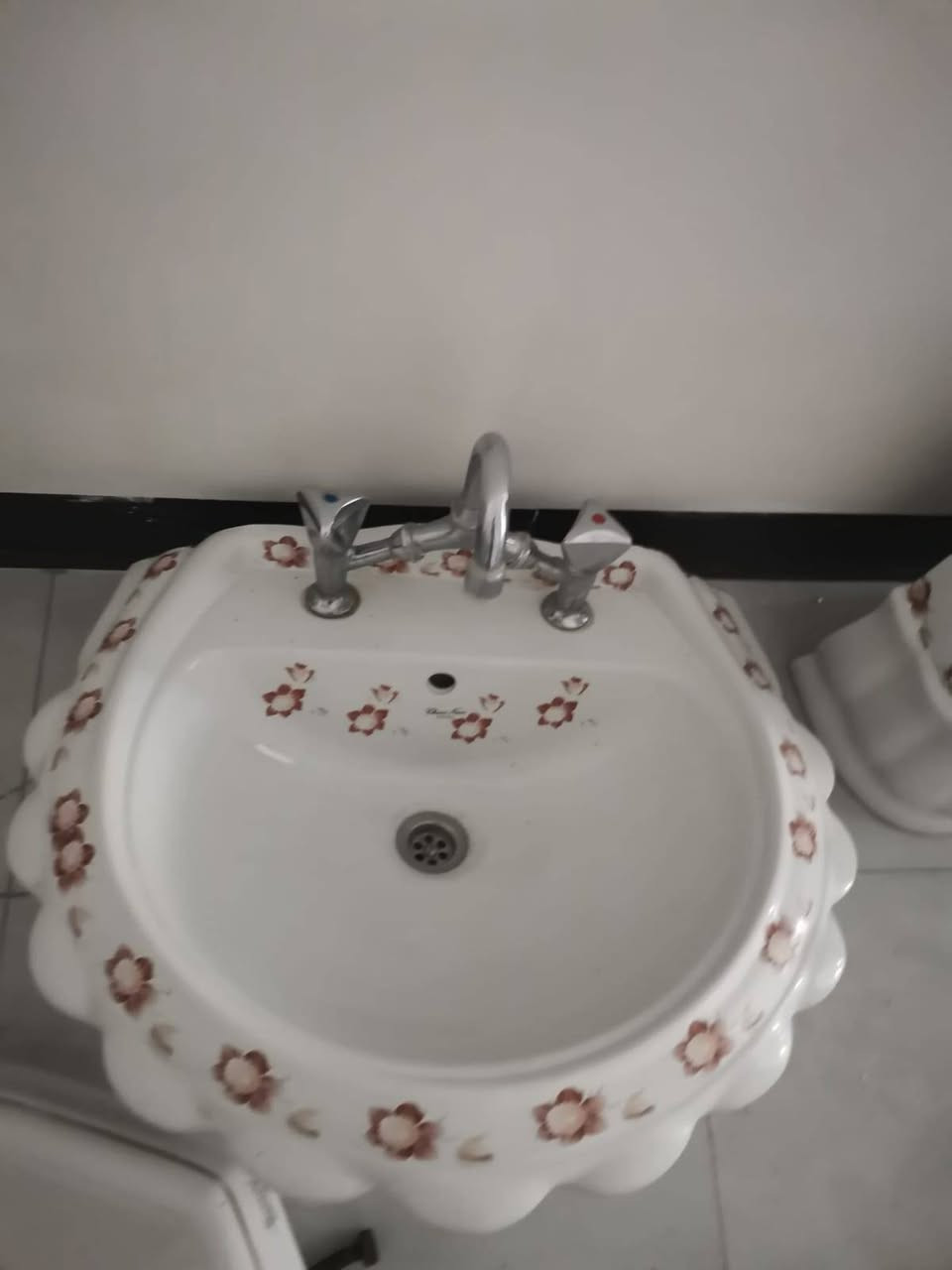 السلام عليكم ورحمه الله وبركاته 
اليوم جمعة ارفعوا المنشور بالصلاة على النبي 
اغراض منزلية للبيع
مغاسل عدد اثنين سعر واحده ٤٠ الف
كشر برميل نفط فارغ سعره ٢٥ الف
شبابيك ع ٤٥ الف
ميز بلازما ١٥٠ الف 
بنكة سقف ثانوي سعرها ٣٥ الف تشتغل اضوية وبيها جهاز تحكم
ماطور مياه 
شباك سعره ١٢٠ الف العرض 93 سم
الطول 2متر
والباب مقوس سعره ١٢٠ آلف 
العرض 110سم 
الطول 210سم
العنوان فلوجة حي جولان قرب مضيف جريصات


**إذا كنت صاحب هذا الإعلان وتريد حذفه لأي سبب، رجاءا أرسل رسالة إلى الدعم الفني**