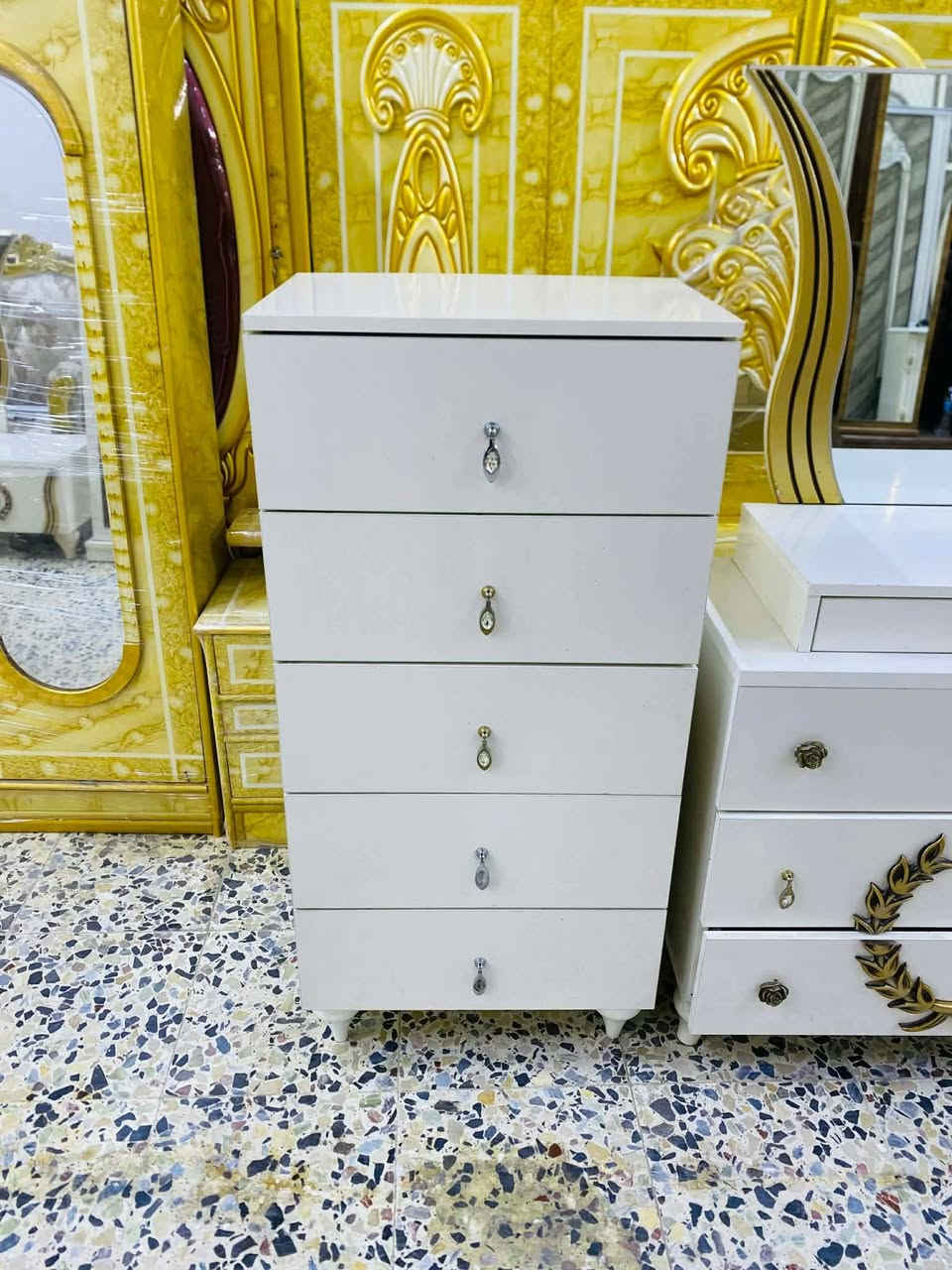 غرفه ترڪي🇹🇷  
نضام سلايت
 قطع7
نضافه 90💯
السعر /، 500
مع شد ونقل 🚚 داخل بغداد مجانآ
 باقي المحافظات بسعر مناسب


**إذا كنت صاحب هذا الإعلان وتريد حذفه لأي سبب، رجاءا أرسل رسالة إلى الدعم الفني**