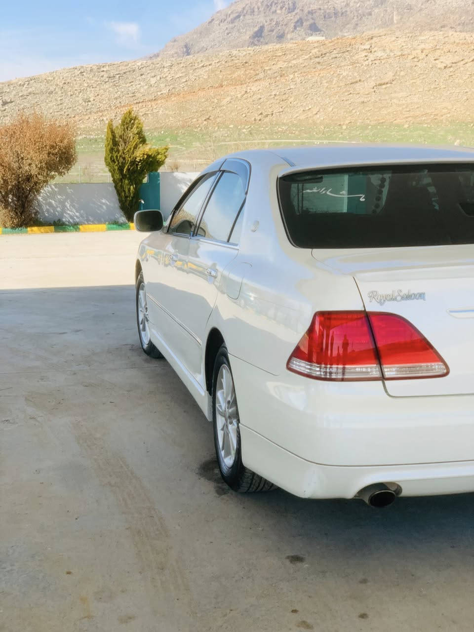 سەرەتا بە ناوی خوای گەورە 
سلاو لە ئەدمین
شاهینە براوە 
٢٠٠٥ کامل مەسرەف 
١٨٢ بی دوکەل
١٣٨ km
ناوزەرد دووگمە
کامیرە
بیلات سپۆرتی یابانە چوار تاییەو ویلی لۆکی لەسەرە
ژم***********ل
