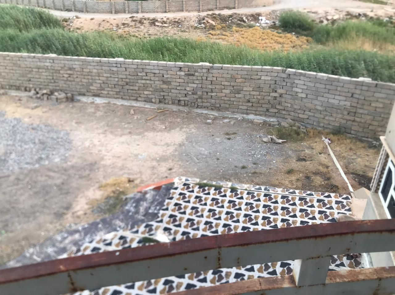 بسم الله الرحمان الرحيم قال تعالى: (أحَلَّ اللهُ البَيْعَ)
دار للبيع في الشرقاط تحديدا قرية شكرا قريب علشارع العام بلاضافه حديقه وحوش جبير  سياج داير حبل  مع اساس بيت كامل مكمل بس تجيب غراضك وتسكن باب حوش بوب داخليات كهربايات  + تانكيات ماء 5 فوك  - كامل مكمل داخل بورسلين  وسيراميك وبيت ما شاء الله فخم بعض الصور اسفل جاهز للستلام وللستفسار اكثر اتصل علرقم المذكور ‬‏ - ‏
‪0781 141 1687‬‏
 ملاحضه خلفه ارض جبيره حوالي نص دوم تابعه للبيت تصلح مزرعه وكلشي ترهم
