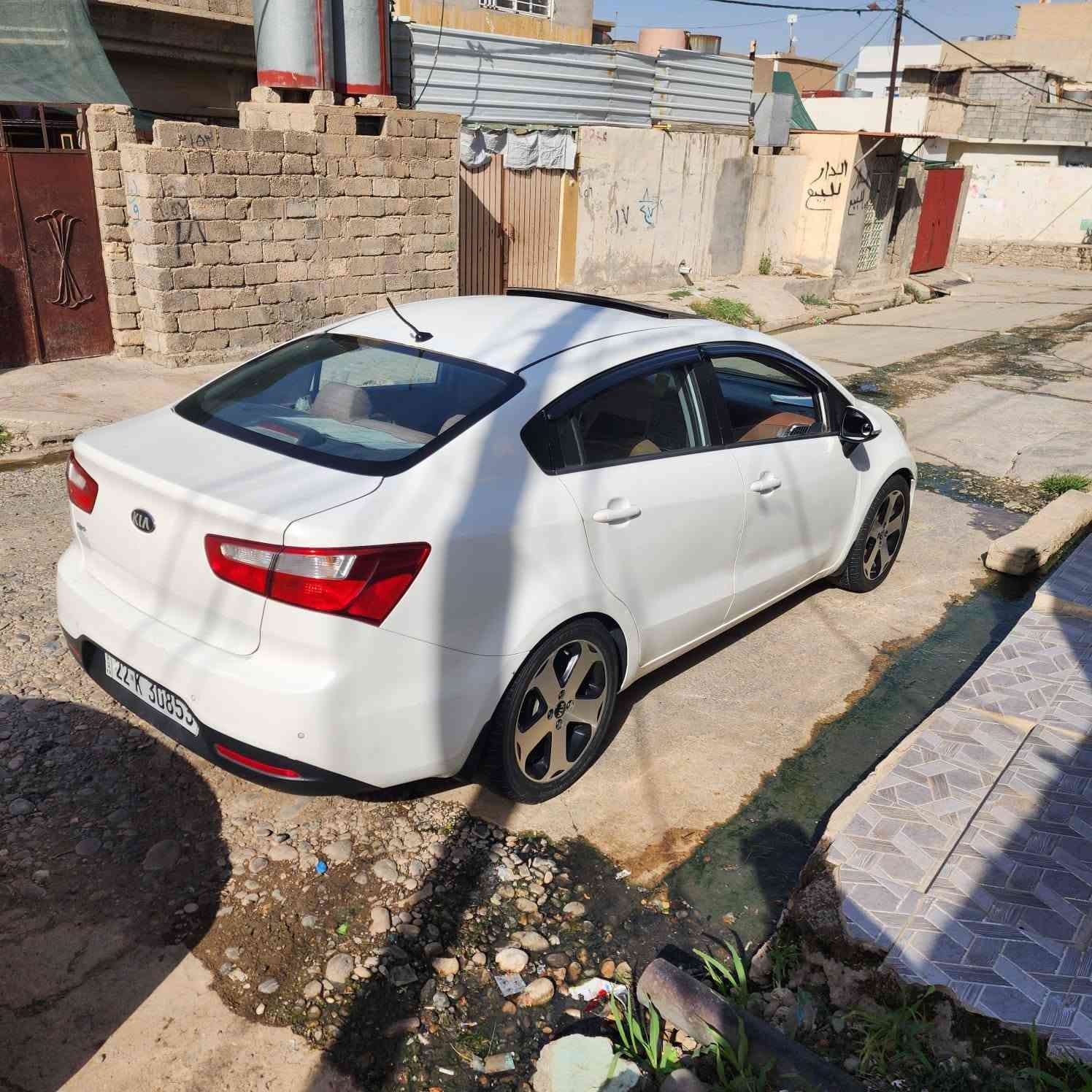 كيا ريو 2014 خليجي محرك 16دوش كير at فول مواصفات . رقم اربيل جديد . بدون صبغ بيها ملاحضات بارد فقط السعر 90$ مكان السياره موصل الأيمن 
للاستفسار *********** اتصال او واتساب
