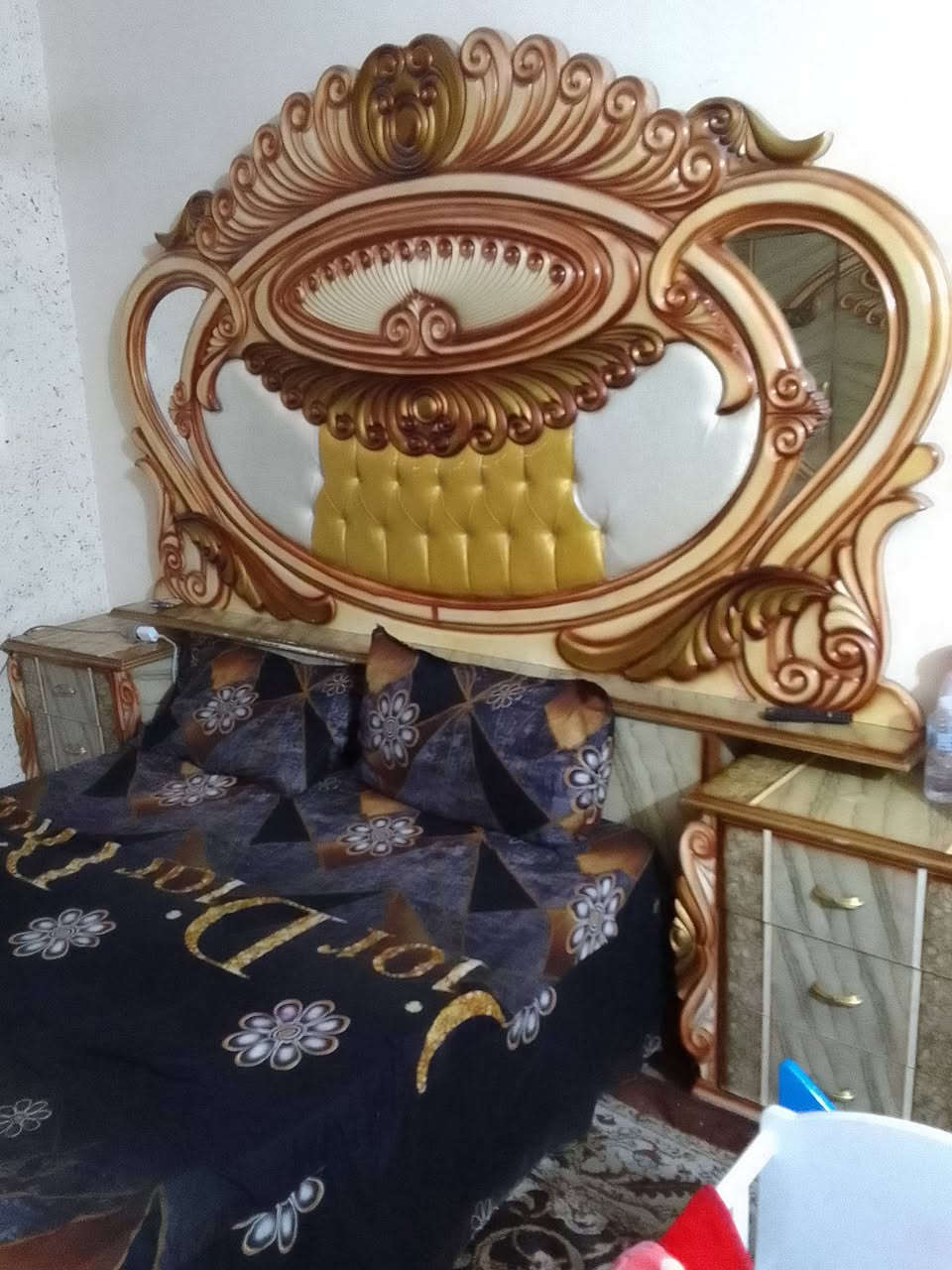 السلام عليكم غرفه نوم مستعمله
للبيع 

مكان بوب الشام 

الشراي يجي خاص او يتصل ***********
