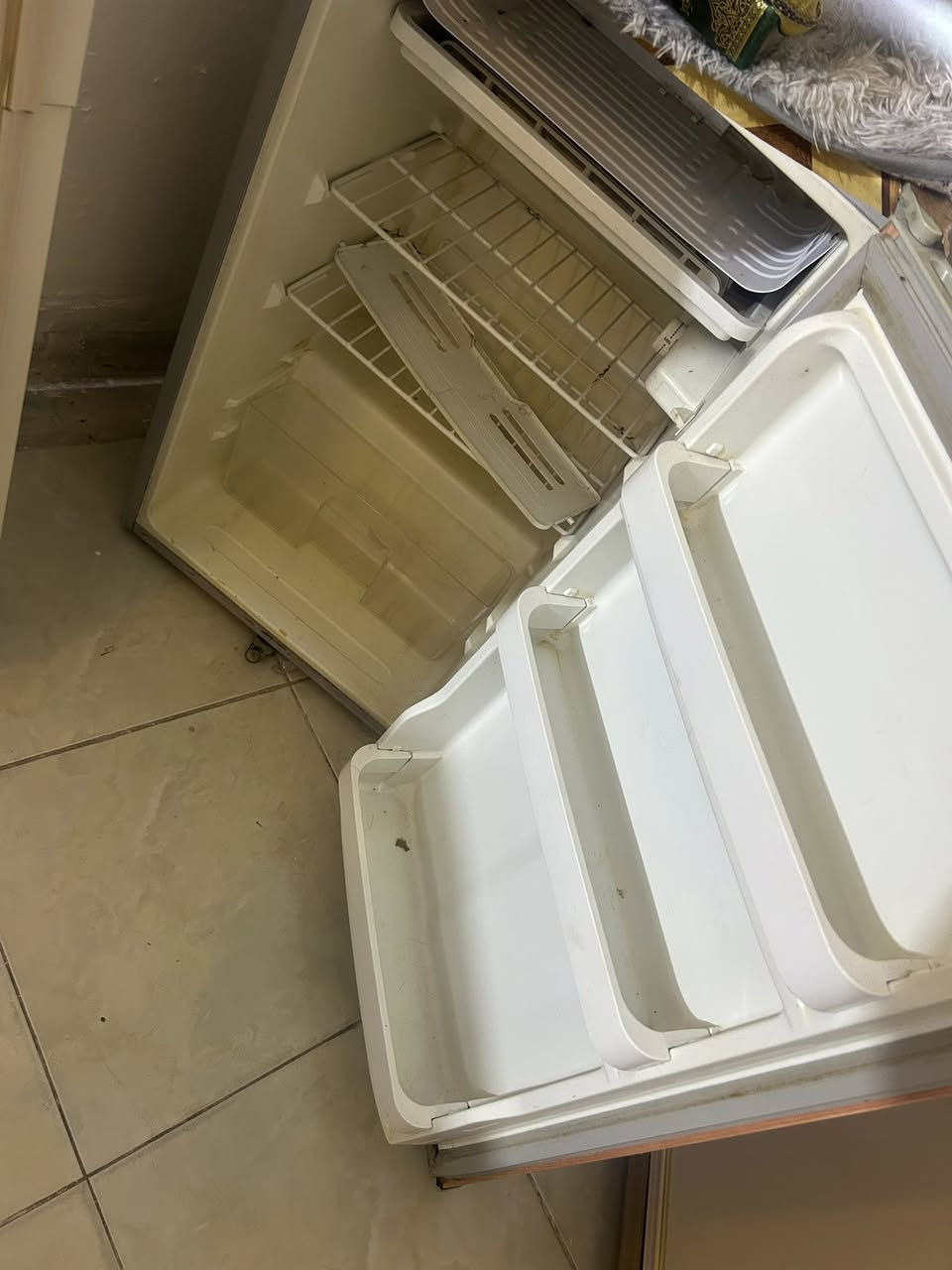 ثلاجه شغاله ثلج …ومابيها اي عطل نضيفه بغداد حي البساتين للاستفسار خاص


**إذا كنت صاحب هذا الإعلان وتريد حذفه لأي سبب، رجاءا أرسل رسالة إلى الدعم الفني**