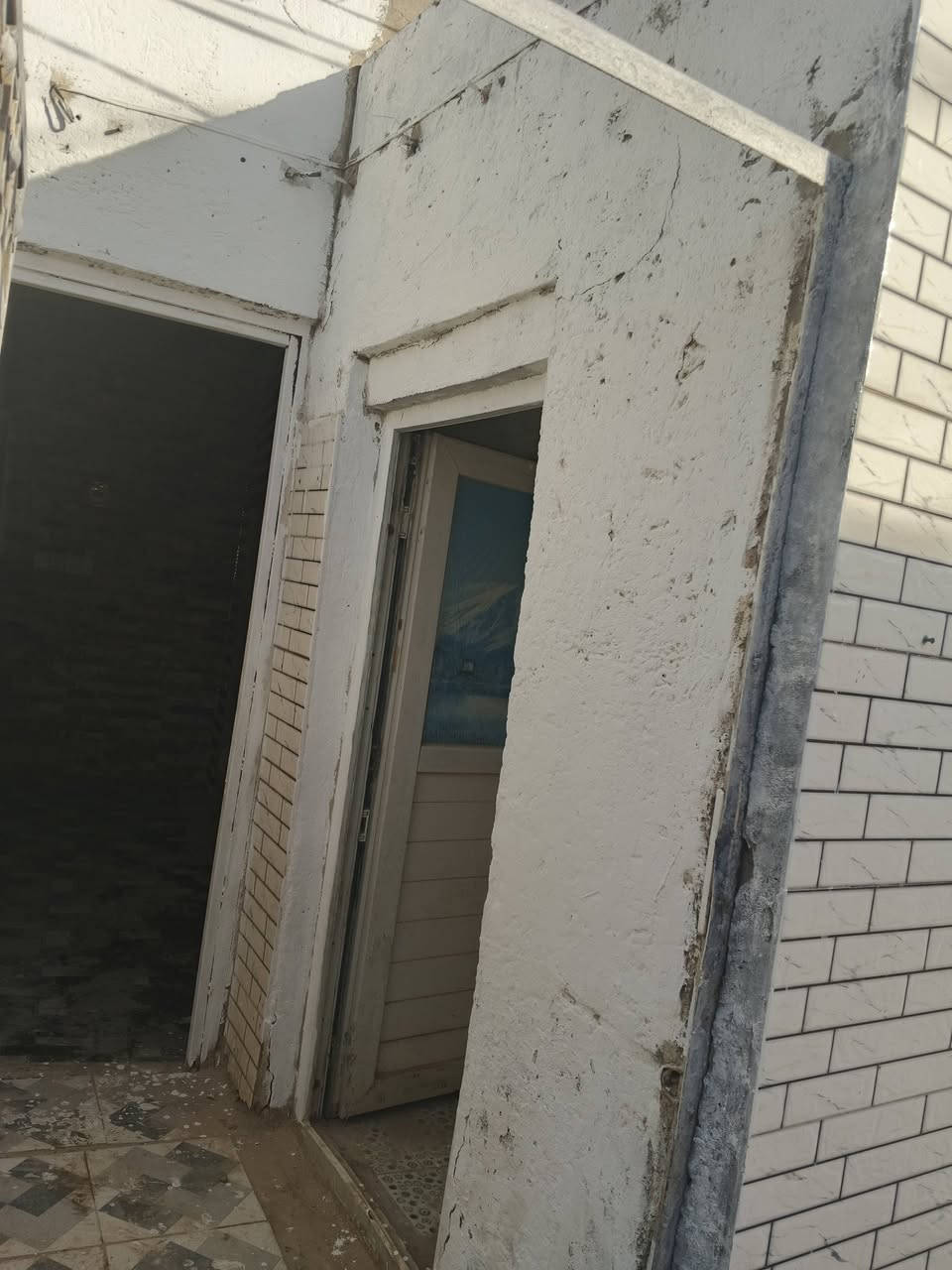 بيت 50 متر للايجار مال عائله صغيره
غرفه وصاله وصحيات  بيه سخان و واير مولده وطني جاهز 
سايدين 17 تموز خلف بانزين خانه ريبال قريب ع شارع 
*********** وأتساب أو اتصال متوفر
