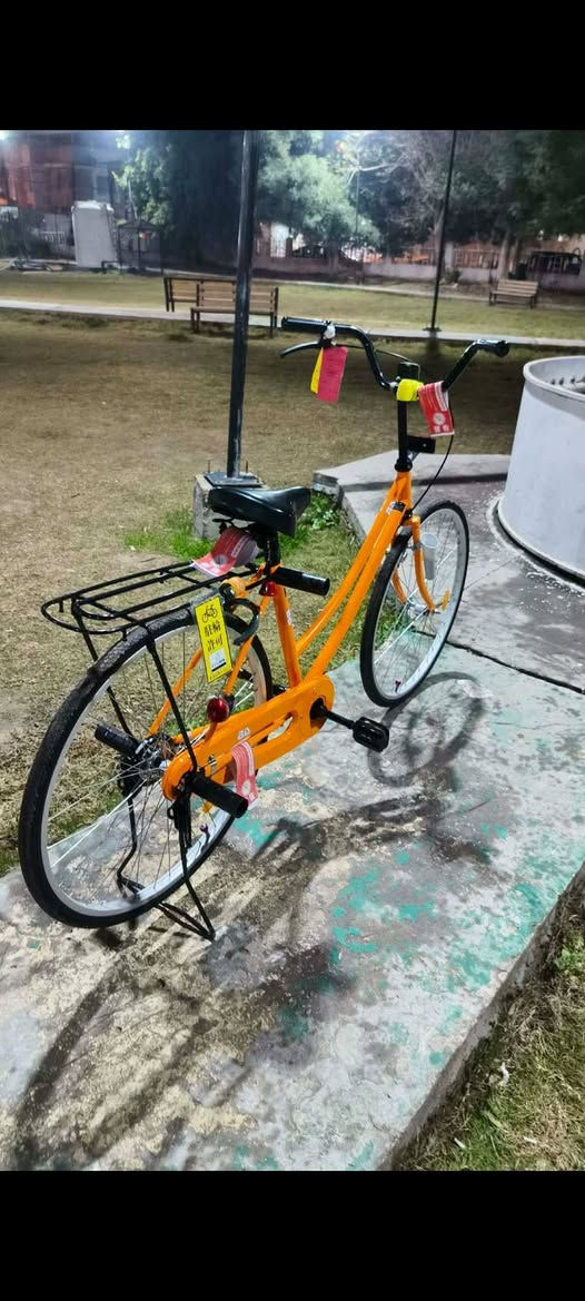 السلام عليكم 
بيسكلات للبيع كله جديد وكفاله بيسكلات 
واحد ككوي مديل ٢٢ جديد بيسكل مابي اي شي وغراضه كامله كله وسعره ب١٢٥ وبي مجالل🤎🤎
ثاني لون سمنتي فاتح بيسكل مديل ٢٢ وجديد بيسكل وغراضه كامله ومانقصه شي وسعره ب١٣٥ وبي مجال🩵🩵 
وبرتقالي بيسكل جديد وكفاله وغراضه كله كامله ومديل ٢٢ وسعره ب١٣٥ قفلل 🧡🧡
مكاني نجف كوفه يم مسجد السهله 
هذه رقمي ***********
