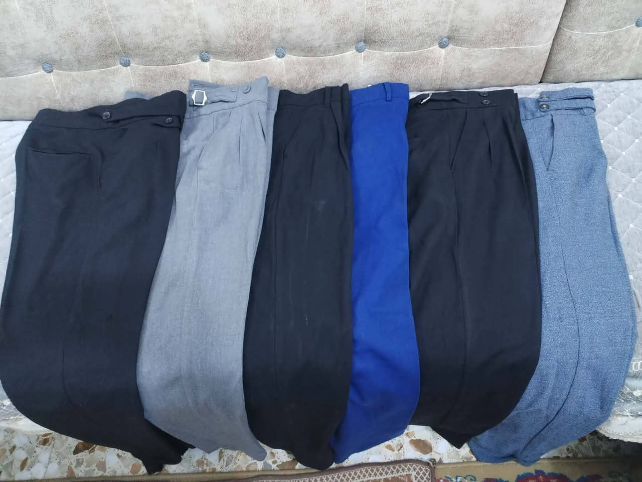 بناطير كابوي مطاط جديد ممستخدم ماركةسعر الواحد 10
3 قياس 54و 2قياس 34,,36
بناطير قماش مستخدم نظيف أخو الجديد 
سعر الواحد. 5 الف قياس 34و33
قمصان ماركة ثنين مملبوسات والباقي مستخدم مرتين او ثلاث مرات الواحد 5 الف
سترة شبابية بعلامتهة ماركة قياس 48بسعر 10 الف


**إذا كنت صاحب هذا الإعلان وتريد حذفه لأي سبب، رجاءا أرسل رسالة إلى الدعم الفني**