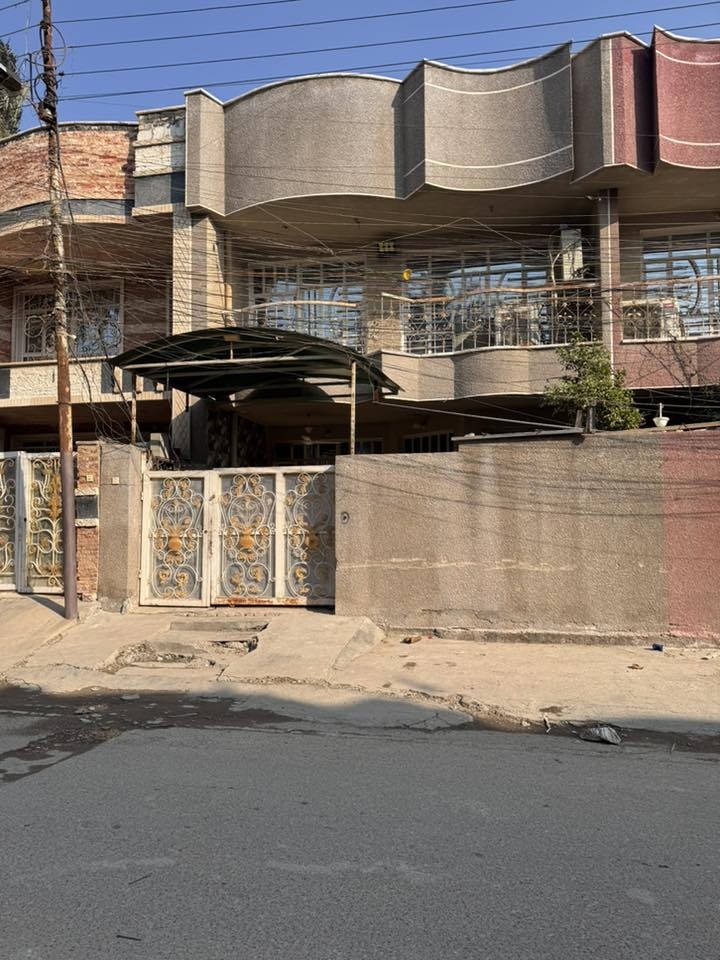 للبيع منزل مساحة ١٧٥ متر الوجهة ٧ والنزال ٢٥ 
يحتوي الطابق الارضي على غرفتين نوم 
واستقبال ومطبخ وصحيات وصالة 
الطابق الثاني غرفتين نوم وصاله وصحيات 

الشعب شارع الصحه
***********

للبيع منزل مساحة ١٦٣متر الوجهة٦ونص والنزال ٢٥ 
يحتوي الطابق الارضي على غرفتين نوم 
واستقبال ومطبخ وصحيات وصالة 
الطابق الثاني غرفتين نوم وصاله وصحيات 

الشعب شارع الصحه
***********

بناء 2014
قريب على شارع الصحه
