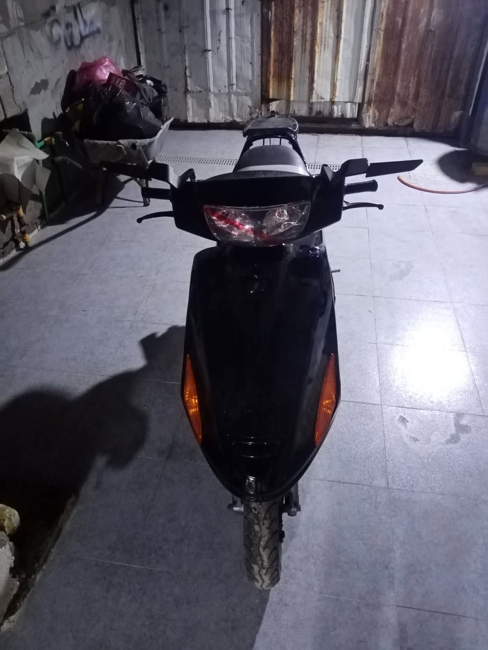 سلام عليكم شباب الدراجه للبيع فراشه نثيه الدراجه مامفتوحه كلشي بيه شقال مكاني البصره ابو الخصيب السعر550 الرقم***********قير متواجد على الفيس
