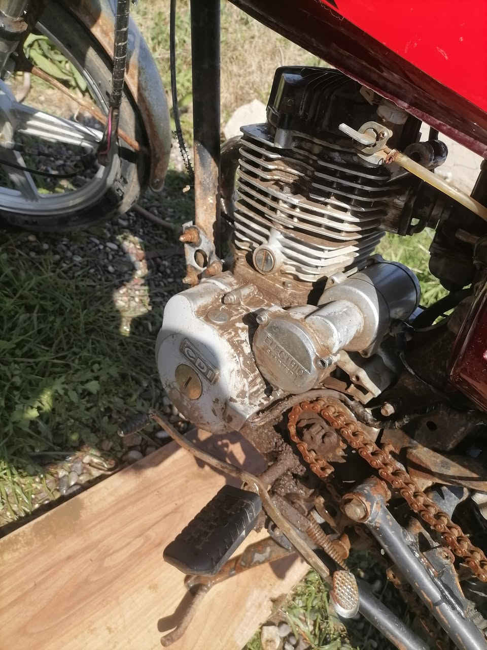 سلا عليكم ماطور للبيع محرك كيم فحم نظيف مفرحوي لحضن رقم بيوس *********** علي
