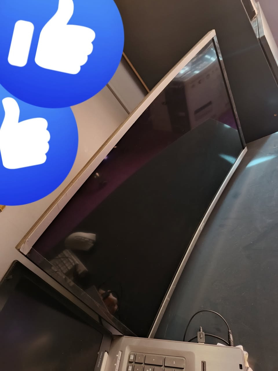 شاشة مقوسة نظيفة واستعمال قليل جدا بسعر 100
للتواصل مع صاحبها *********** واتساب
