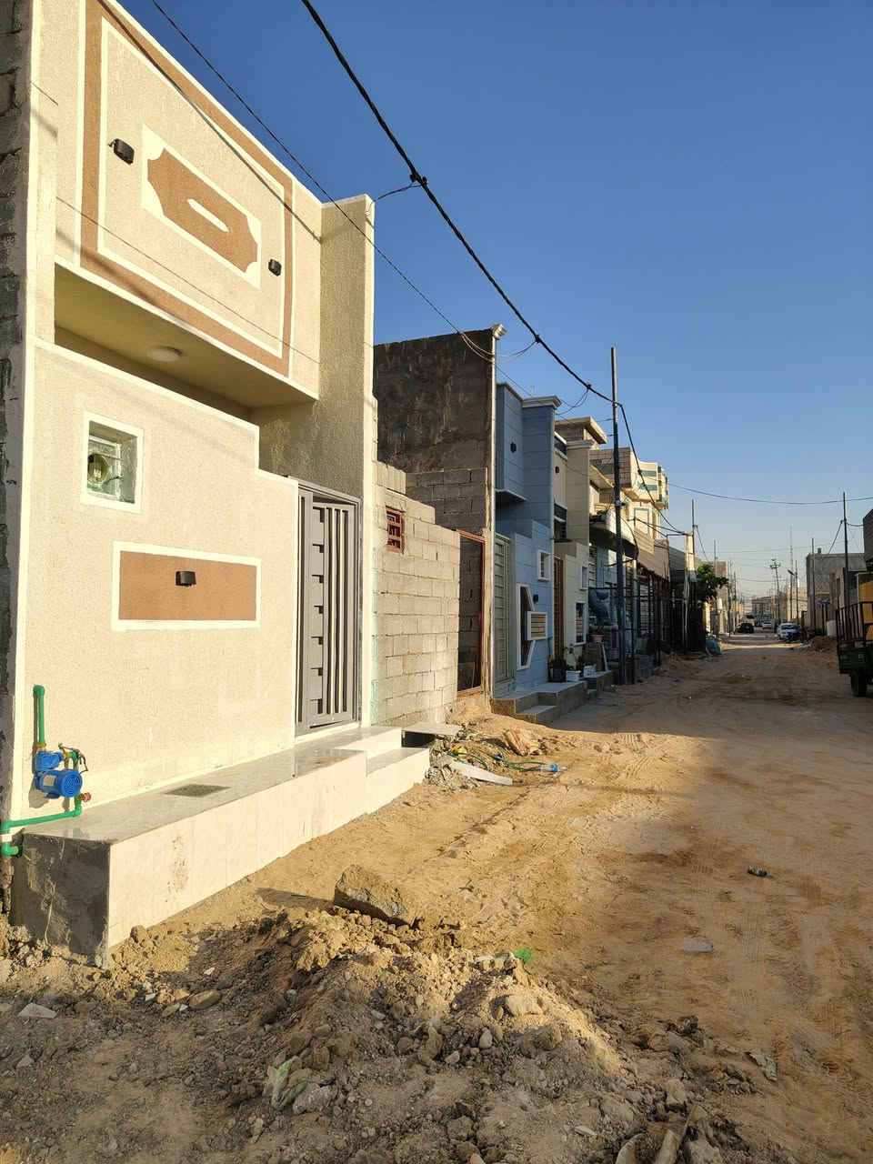 🏠 ،مكتب عقارات الوطن
✨دار للبيع مساحه 50 متر   طابق واحد قرب 
مجمع سيد اسماعيل السكني السكني السعر (33) مليون بناء جديد 
منطقه سكنيه تتوفر فيها جميع الخدمات  
يتكون البيت من غرفه وصاله ومطبخ ومنور وصحيات٢ وطارمة يبعد عن الإمام الحسين ١٠دقائق بلسيارة 
طابو زراعي قرار محكمه سند 25 
للحجز والاستفسار على أرقام ابو زينب العقارات والمقاولات العامه في كربلاء مستعدون الكافة البناء وترميم البيوت 
***********
***********
المجمع على طريق الزوار والمواكب
#عقارات

