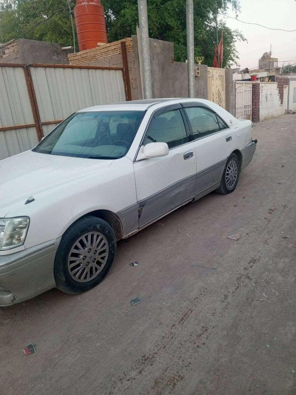 سلام عليكم ملكه قرار 48 شاصي 75 مدفوع كمرك وكامل قرصه موجود باقيه عله فلوس الرقم سياره اصل ثلاث دكمه وفتح بل قماره اصل كرستال مكفول من عيب شراعي ***********
