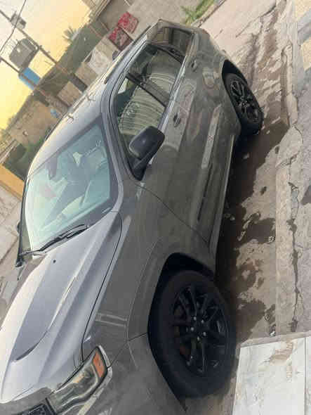 السلام عليكم جيب شيروكي موديل ٢٠٢٢ وارد امريكي بدون شواصي سياره قطع مصبوغه بيها سياره بصمه فتحه صندوك كهرباء كشنات تدفئه تبريد مكينه ٣٦٠٠ جاهزه بيها منظومه غاز باسمي صور الحادث ع الخاص 
عارضها ب٢٢٥ بيها مجال مكاني الدوره ابودشير
*********** بغداد
