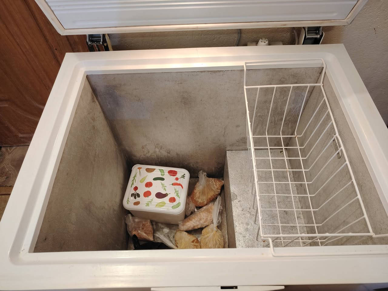 مرحبا عندي هاي المجمده للبيع شغاله عل فحص 12 قدم سعر 150 مكاني نجف شراي خاص او تصل برقم عل خط ***********
