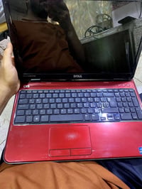 لابتوب للبيع سعره 90 اكو توصيل تتواصل 07749932913  بصور مواصفات نضيفه ...