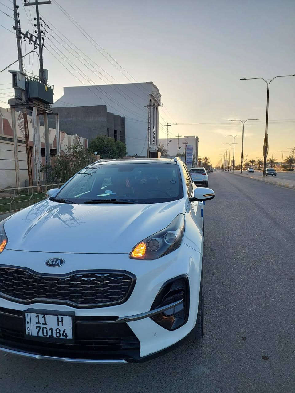 ‏السلام عليكم   🤍🤍🤍
‏
‏             🔥كيا سبورتج موديل2019. شكل ال 20
‏ رقم بغداد بسمي. تحويل ثاني يوم 
‏كفالة عامة عدا كم شخط كولش صغار 
‏
‏🔹الموصفات جيتي لاين فول 1/1
‏🔹ماشيه 54 الف شرط لفحص
‏     خليجي.  شركة دولية
‏بصمة.     بنورامااا 
‏🔹حساس امامي  خلفي 
‏🔹كامره خلفيه 
‏🔹ويل كب 
‏🔹داخل  جلد لونين جديد 
‏🔹هندبريك بصمة 
‏🔹شاشه كبيرة بلادي
‏🔹تحكمات ستيرن 
‏🔹٣ وضعيات قياده 
‏     وبعد بيها هواية مواصفات معروفة الجيتي
‏   
‏            السعر.   220 $ بيها مجال بسيط 
‏
‏ الاستفسار  ***********
‏مكان السياره الفلوجة
