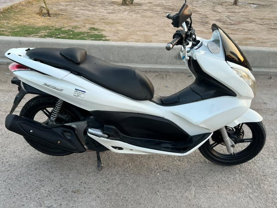 السلام عليكم pcx جيل الاول ياباني  kf رنبه حجم مكينه 150
مكينه بلاديه  

 جميع كهربائيات شغال

السعر مليون و 500

الرقم  ***********    مدينه الصدر
