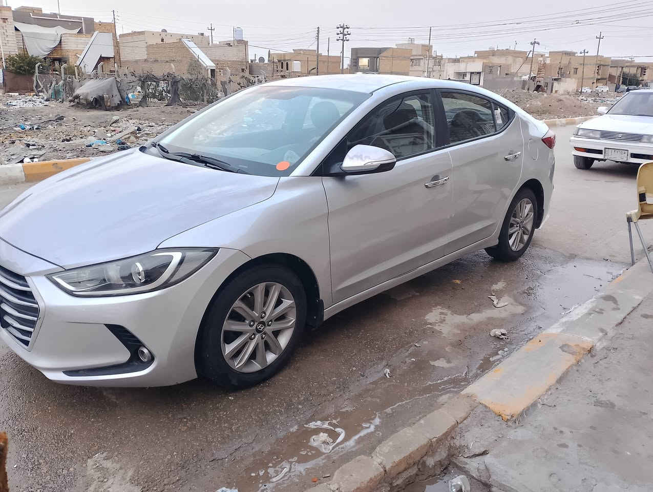 السلام عليكم لانترى 2016شكل 17وارد خليجي فول موصفات ماعده لفتحه مكفوله من تبديل وللضربه  بيه رشات اثر جراد واضحات بلسونار  شواصي ولغد كفاله عامه. جاهزه مكينه 2000دوش وكير وحداديه وتبريد وكهربائيات وطخم تاير  رقمه بغداد وصاحبه بناصريه شرط لتحويل سعره 115وبيه مجال عنوانه ذي قار مدينه الصدر ***********
