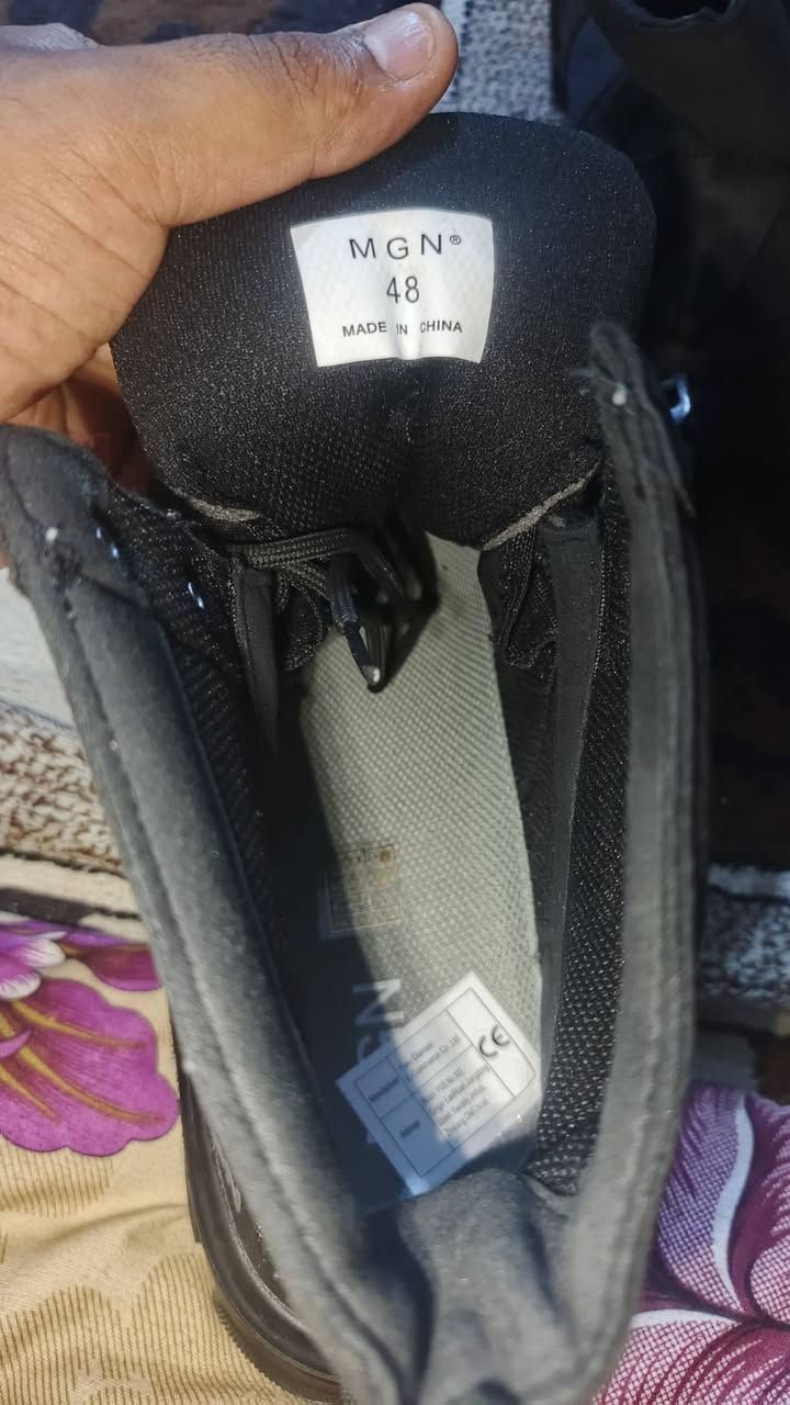 السلام عليكم حذاء قياس خاص 48 
سعر 25 مع توصيل


**إذا كنت صاحب هذا الإعلان وتريد حذفه لأي سبب، رجاءا أرسل رسالة إلى الدعم الفني**
