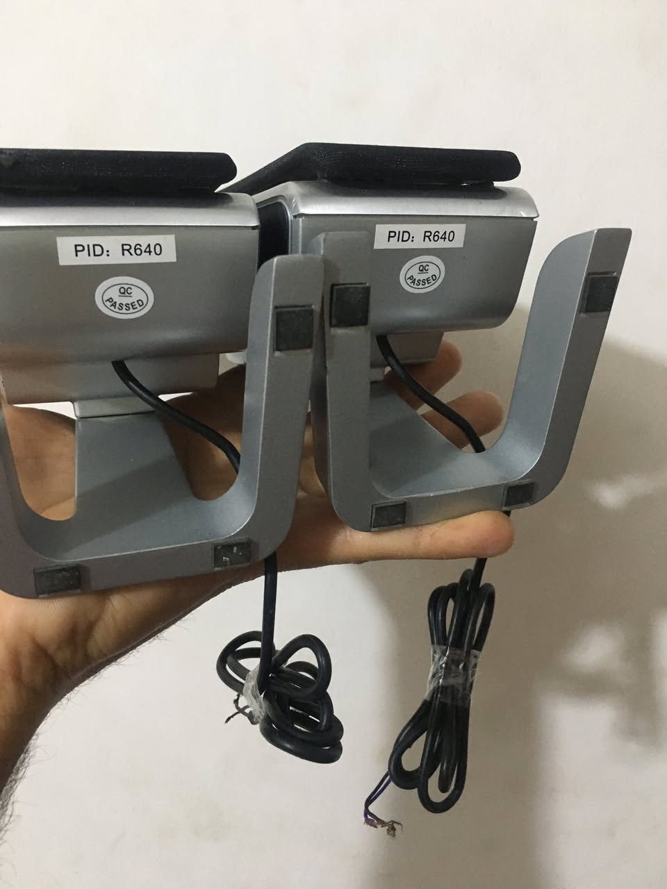 زوج سماعات Logitech اصلي اصلي ب١٥ الف مكاني الاعظمية ***********
