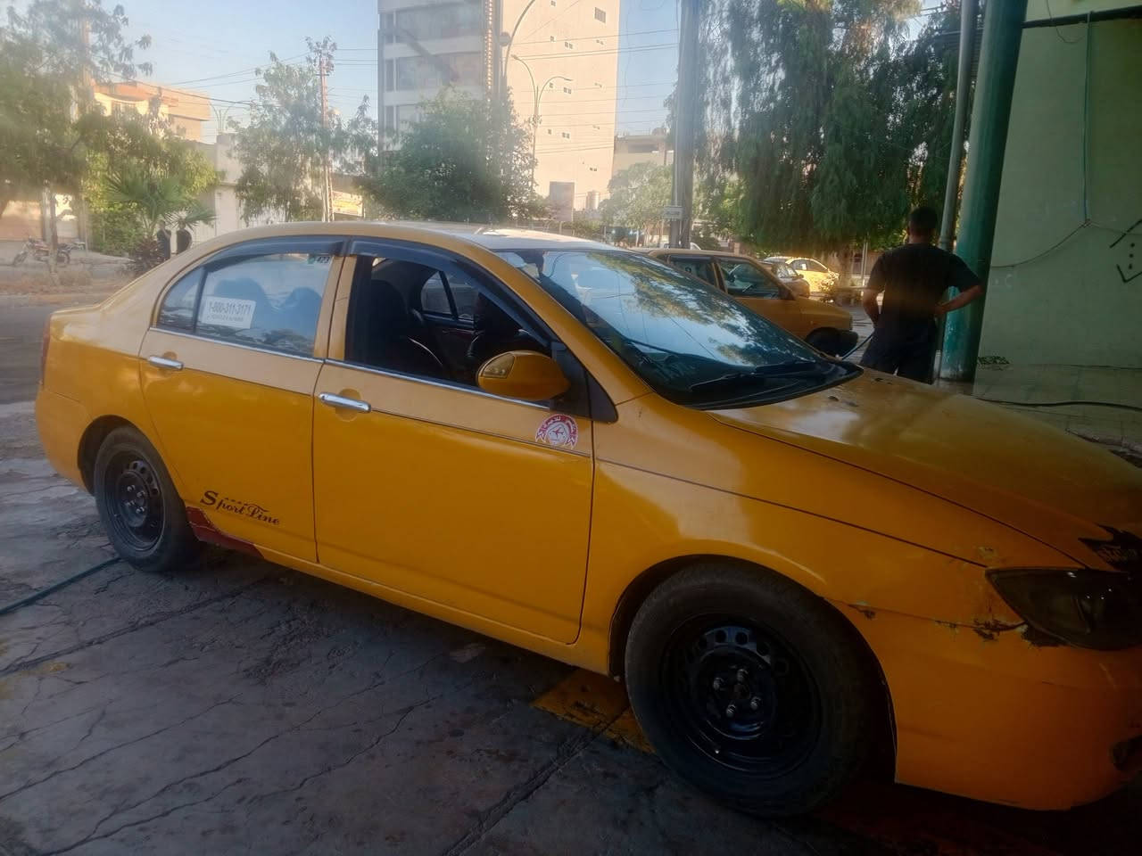 السلام عليكم عندي هاي لفيان 620موديل 2011بسمي مشروع وطني دفتر بانزين موجود باقي التفاصيل شراي اتصل ***********
