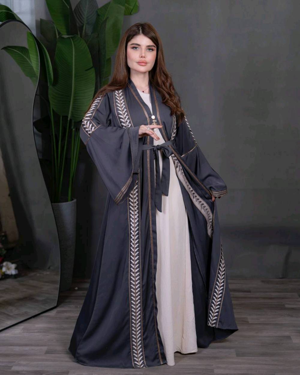 
ليزر مع ستراس حراري4 قطع
🪄الشغل تطريز حاسبة  مع تحفير ليزر مع ستراس حراري🪡🧵
✨الأقماش اصلي حرير اماراتي💯 
⤶فستان زوم اصلي
⤶عباية مع بروش
⤶حزام
⤶شال
🎗️تلبيس :- من وزن 50 الى وزن 115 
     السعر 45 الف 