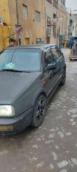 السلام عليكم ورحمه الله وبركاته سياره كولف لون نيلي موديل 92 نفخ بدون ضربه ولا خياس صبغ عام للجماليه ،،،الكير اوتوماتيك ،،،،،المراوح كهربائية جديدة ،،،،المحرك المرغوب 1800 ،،،التبريد ثلج،كل تفرعاته،شد جديد ،،الحداديه جديدة ،،،،تخم تاير جديد ويل،كب ،،،،الدواخل نضيفه دوشمه جديده ،،،منضومه،صوت دمام، كامره  خلفيه ،،سعرها 49 وبيها ،مجال للطيبين العنوان بغداد الموبايل ***********
