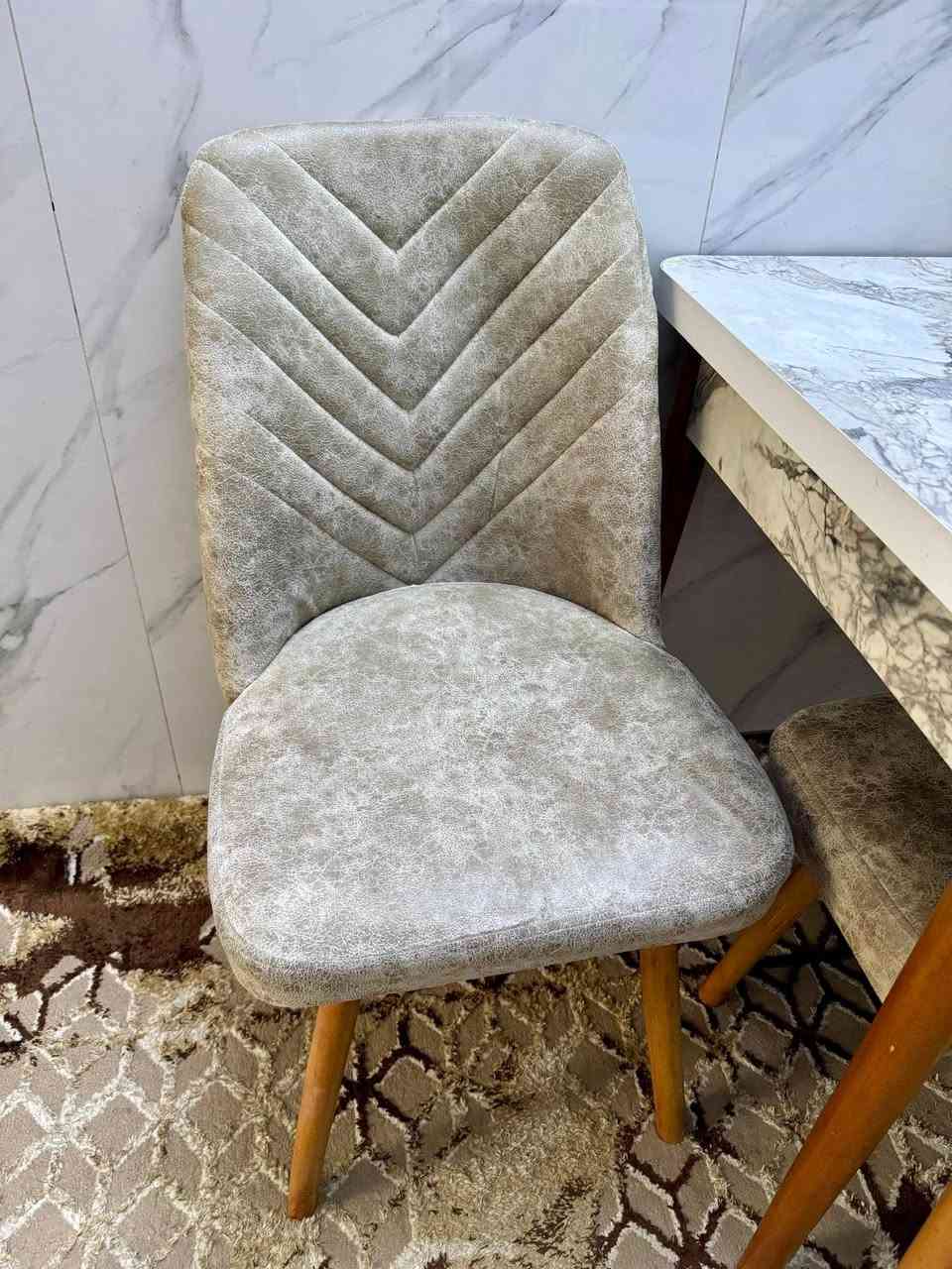 ميز طعام مع اربع كراسي بحاله جيده يتكبر ويتصغر للتفاصيل خاص


**إذا كنت صاحب هذا الإعلان وتريد حذفه لأي سبب، رجاءا أرسل رسالة إلى الدعم الفني**